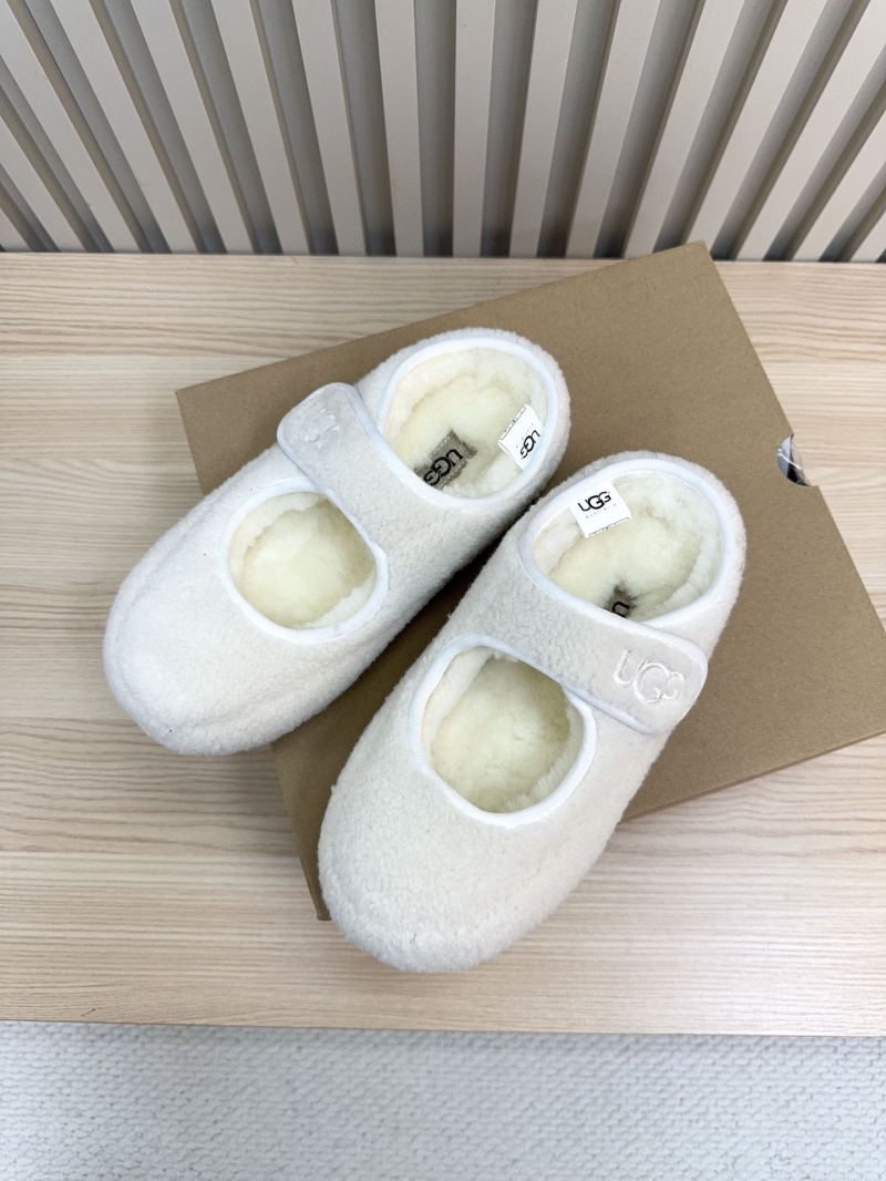 Ugg Flat Shoes